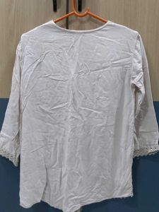 Embroidered V-Neck Kurta