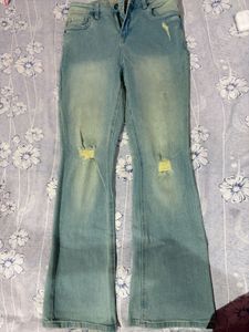 bootcut yellow fade blue  Jeans