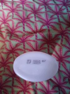 Ponds Watermelon fresh and bright face powder