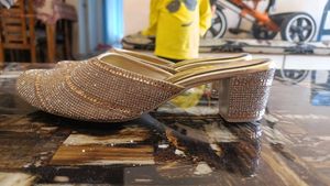 Sparkling golden diamond work heels