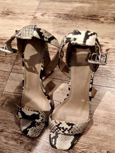 Truffle collection Stylish Snake Print Heels