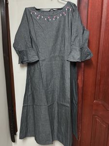Elegant Embroidered Grey Kurta