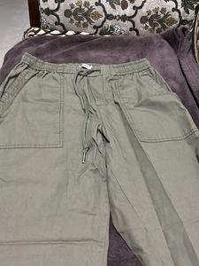 Trendy Girls Cargo Pants Green Colour
