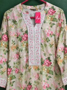 Elegant Floral Print Kurta