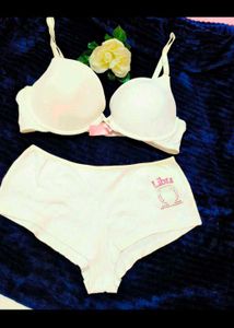 White humkemoller lingerie set