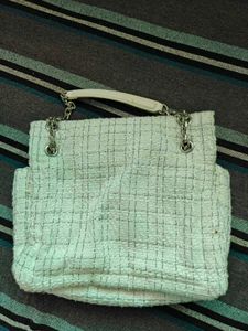Chic Tweed Flap Bag