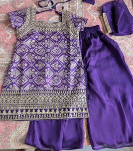 New with tag girls Embroidered Kurta ethnic dress