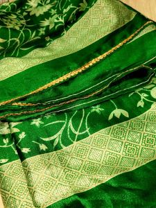 Elegant Green Floral Print Saree with blouse
