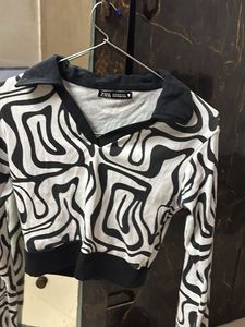 Stylish Zebra Print Cropped Top