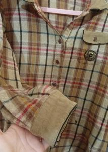 Chic Plaid Button-Up Shirt