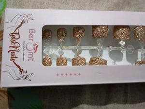 Sparkling Gold Glitter Toe Nails