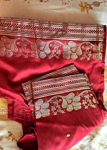 😍Red Saree with Gold Border