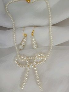 Pearl Bow Necklace &amp; Earring Set(Free delivery)