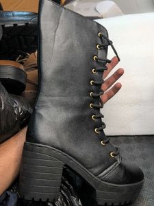 CHINRAAG Women's Chunky Block-Heeled Boots