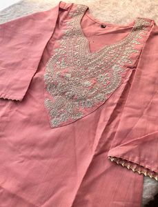 Elegant Pink Kurta Set with Intricate Embroidery