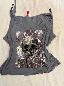 Skull Graphic Crop Top