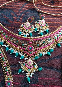 Elegant Gold Plated Kundan Necklace Set