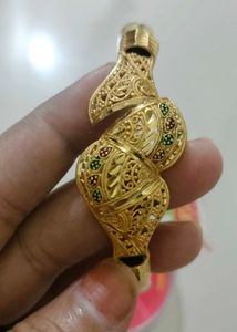 Brand new Exquisite Gold Bangle Bracelet