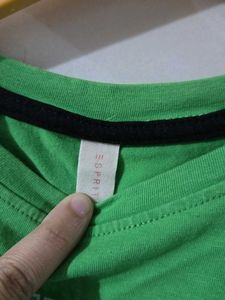 Green "California Los Angeles" Graphic Tee