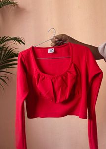 Chic Red Long Sleeve Cropped Top