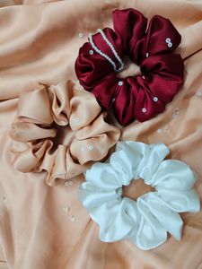 3 Multicolored Scrunchies (60rs/-)
