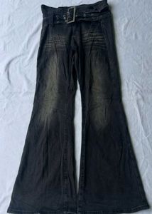 Stylish Y2K Flared Jeans with Belt