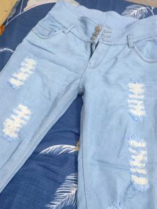 Light Wash Ripped Jeans