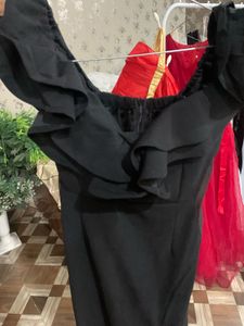 Elegant Black Off-Shoulder Ruffle Dress🦋🎀