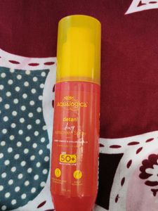 Aqualogica Dewy Sunscreen Spray SPF 50+