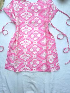 Cutesy summer halter backless top 🌷🤍