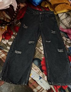 Distressed Wide Leg Jeans