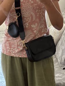 black sling bag