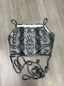 Snake Print Tie Up Crop Top 🖤⭐️