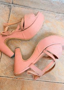 Chic Pink Strappy sandal and Bally