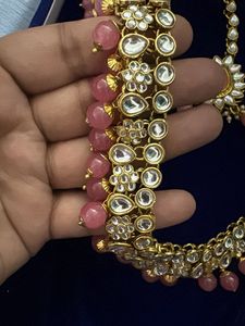 Exquisite Kundan Necklace Set with Maang Tikka