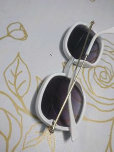 Stylish White Frame Sunglasses