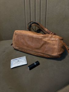 FOSSILS Stylish Embossed Leather Shoulder Bag