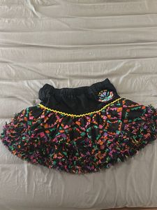 Trending New Short Skirt Frill With Golden Lace
