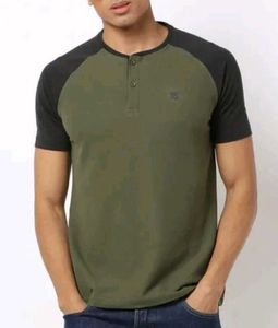 Men's Casual Olive Green T-shirt. It's New in Cond
