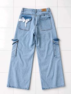 Light Wash Cargo Jeans😻