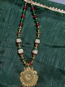 Beautiful Red Green Beaded Necklace Set