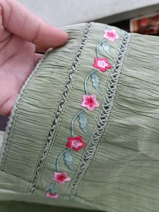 Elegant Green Embroidered Kurti