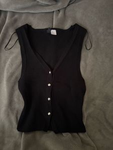 H&M Black Ribbed V-Neck Button-Up Top