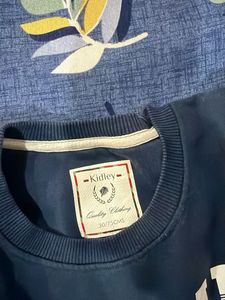 Kidley Navy Blue Sweatshirt and bodycare warmer