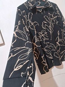 Chic Floral Print Button-Up Blouse