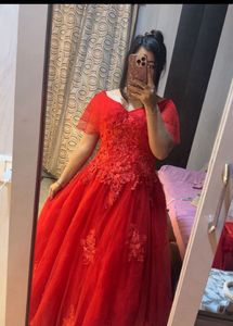 Stunning Red Embroidered Gown❤️🎀🦋