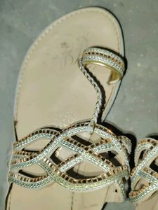 Elegant Toe-Ring Flats