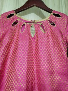 Unused New Stiched Kurta (Women's)