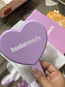 Huda Beauty Heart Mirror