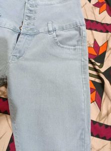 Trendy High-Waist Light Blue Skinny Jeans